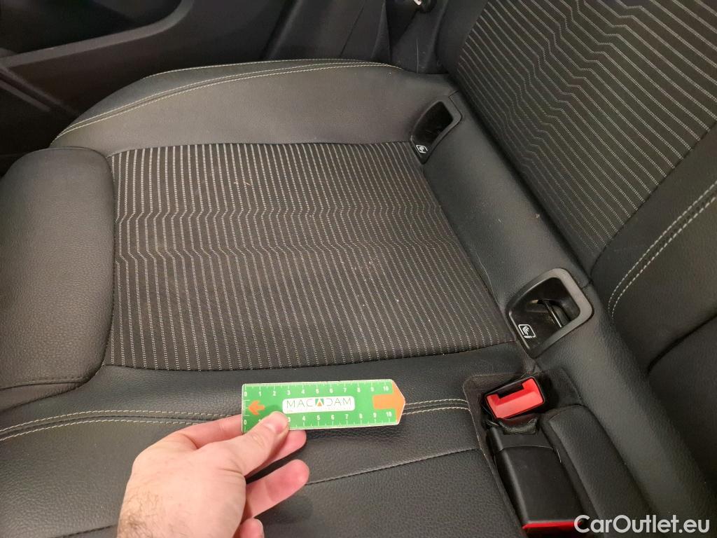  Mercedes  GLA MERCEDES-BENZ  / 2020 / 5P / SUV 1.3  200 PROGRESSIVE LINE DCT #19