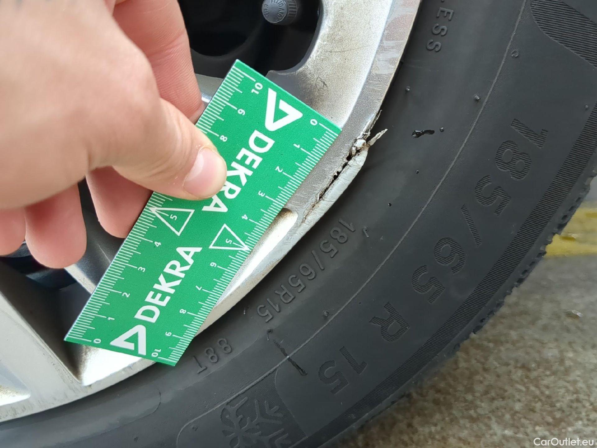  Peugeot  208  Premium 1.5 HDi 100CV BVM6 E6d #9