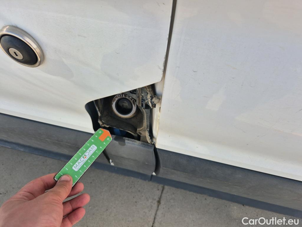  Ford  Transit FORD  / 2013 / 4P / furgón 350 96kW L3H2 Van Trend Delantera #38