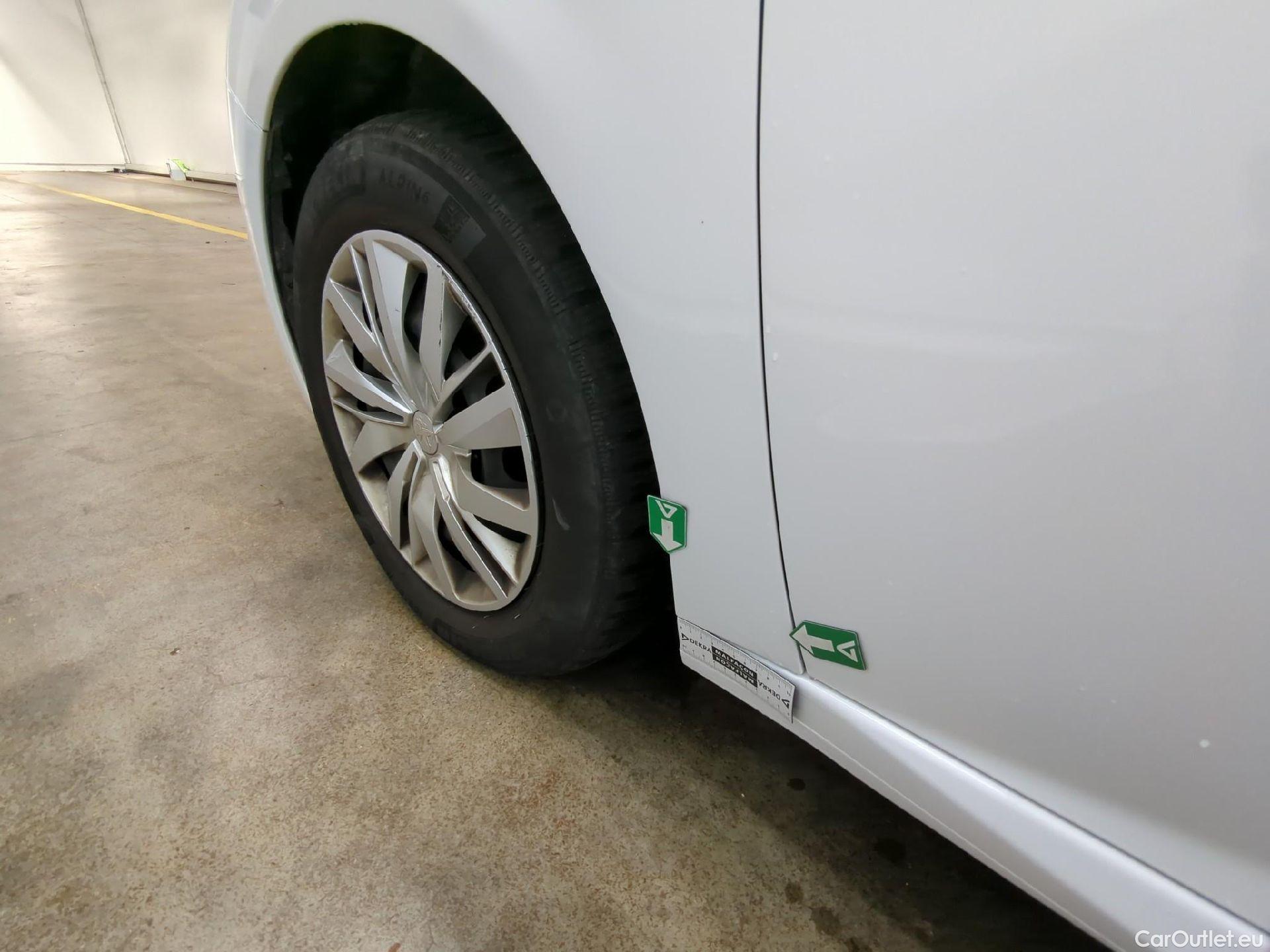  Peugeot  208  Premium 1.5 HDi 100CV BVM6 E6d #23