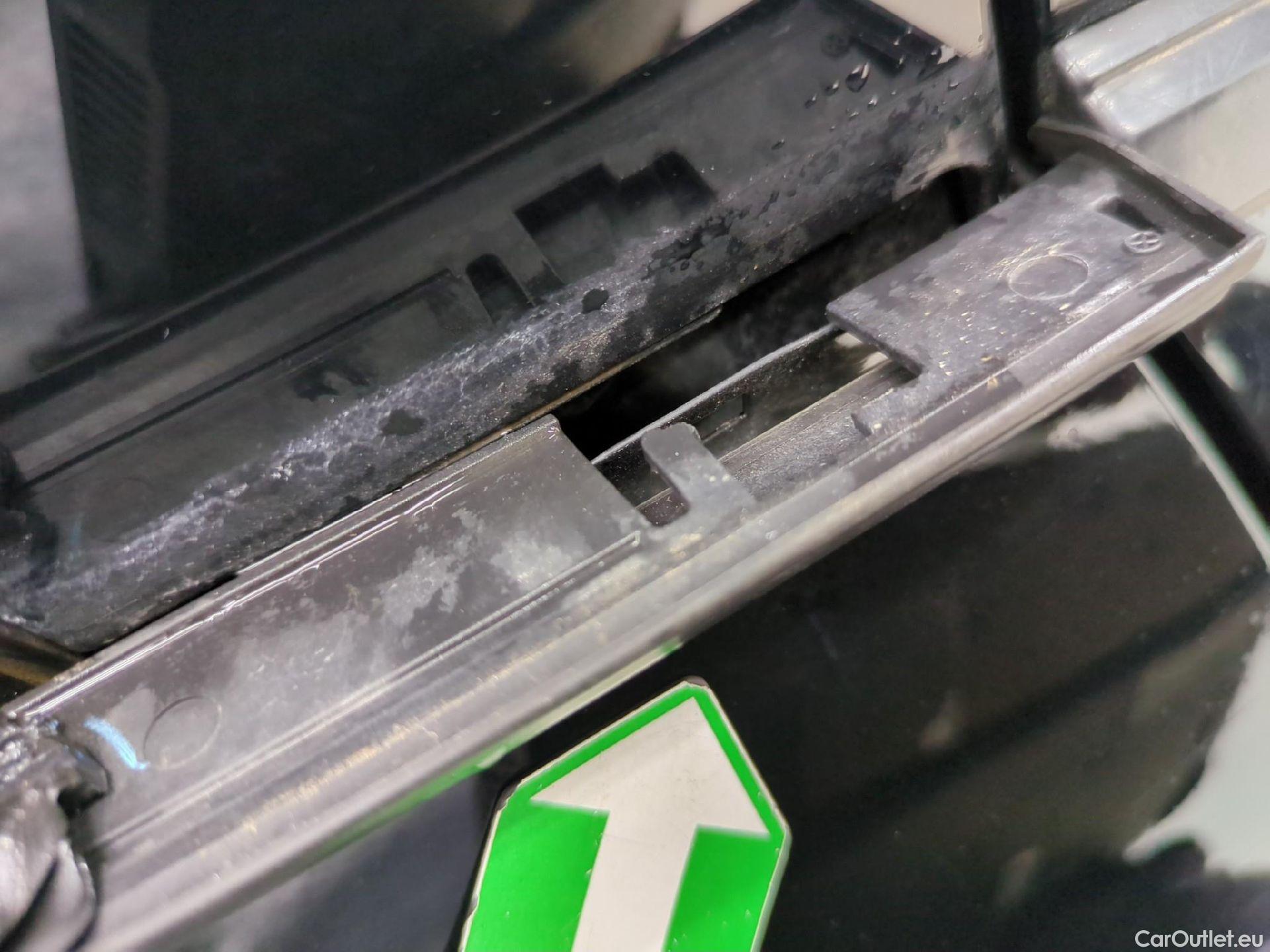  Peugeot  2008  Allure Business 1.5 HDi 130CV BVA8 E6d #28