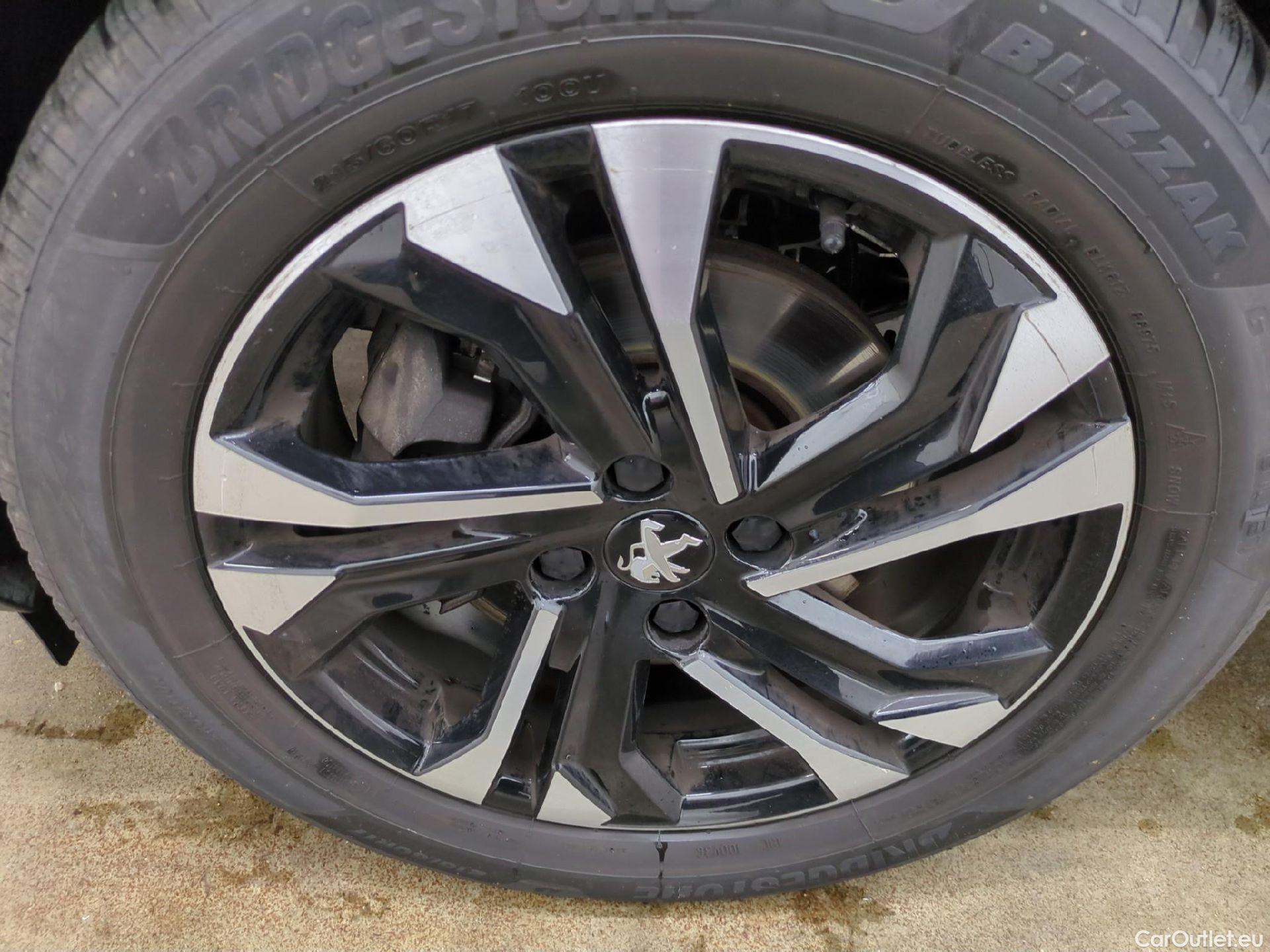  Peugeot  2008  Allure Business 1.5 HDi 130CV BVA8 E6d #14