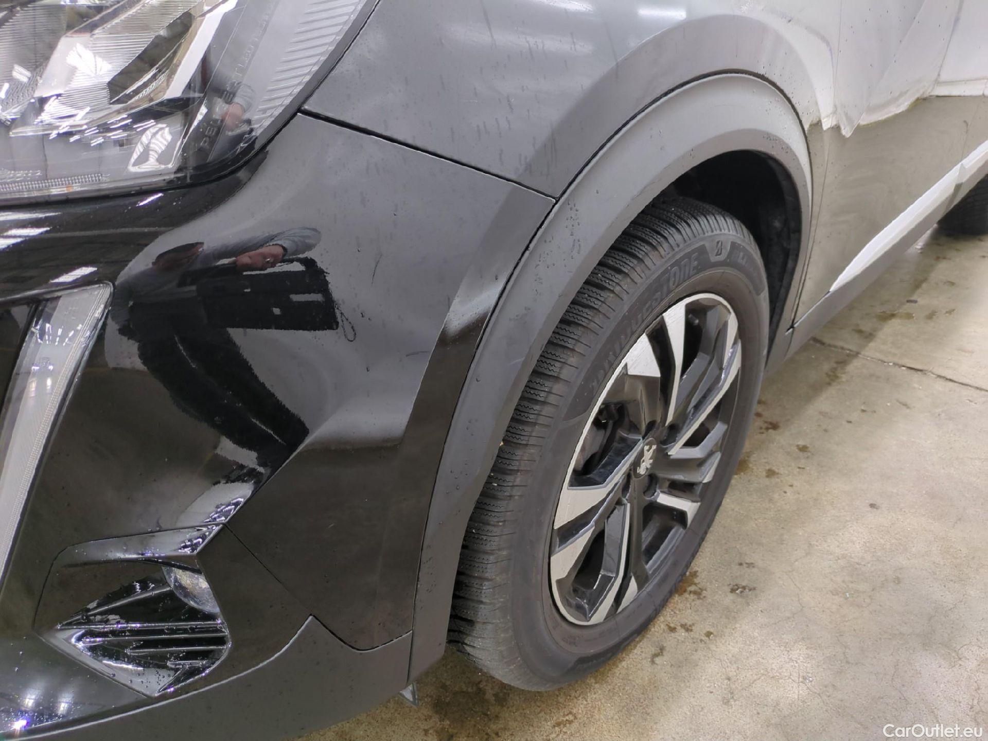  Peugeot  2008  Allure Business 1.5 HDi 130CV BVA8 E6d #40