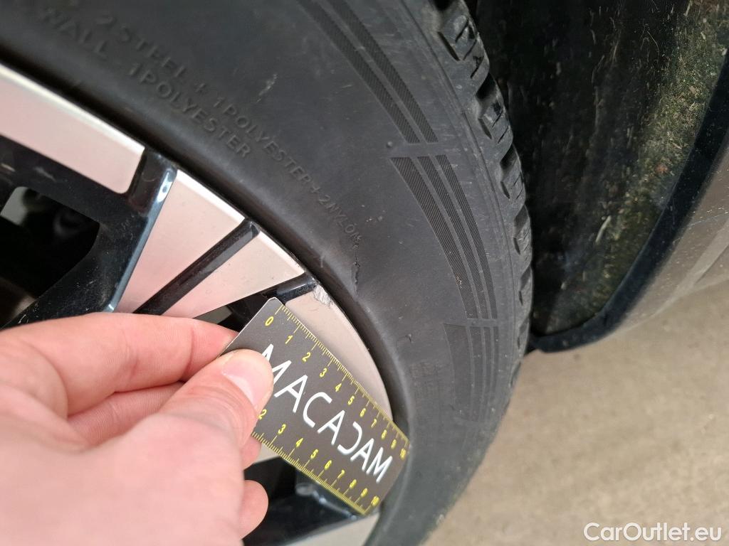  Renault  Austral  Iconic 1.2 E-TECH Hybrid 200CV BVA6 6E #10