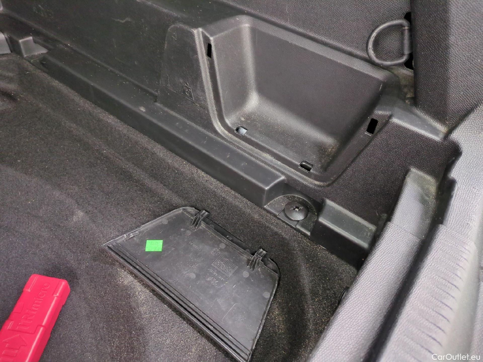  Peugeot  3008  Active Business 1.2 PureTech 130CV BVA8 E6d #5