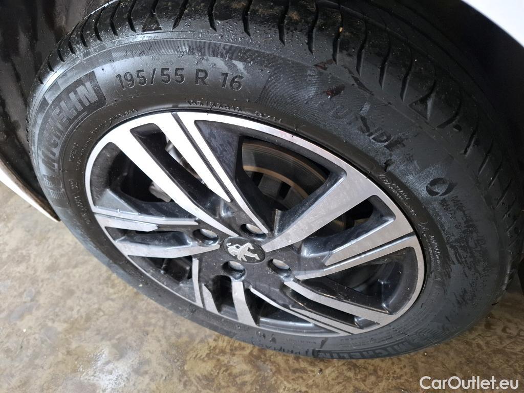  Peugeot  208  Allure Business 1.2 PureTech 100CV BVM6 E6d #31