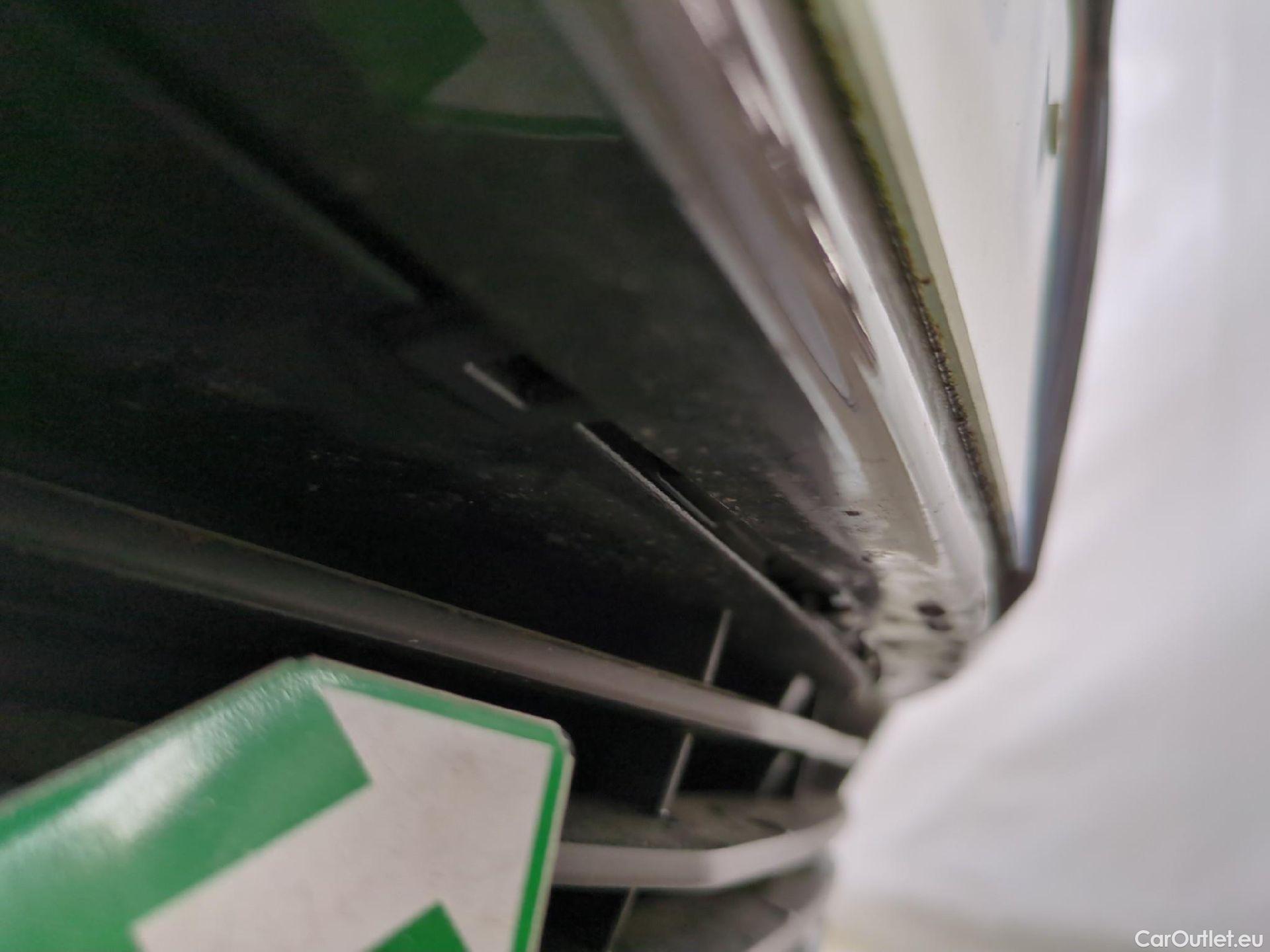  Peugeot  3008  Active Business 1.2 PureTech 130CV BVA8 E6d #24