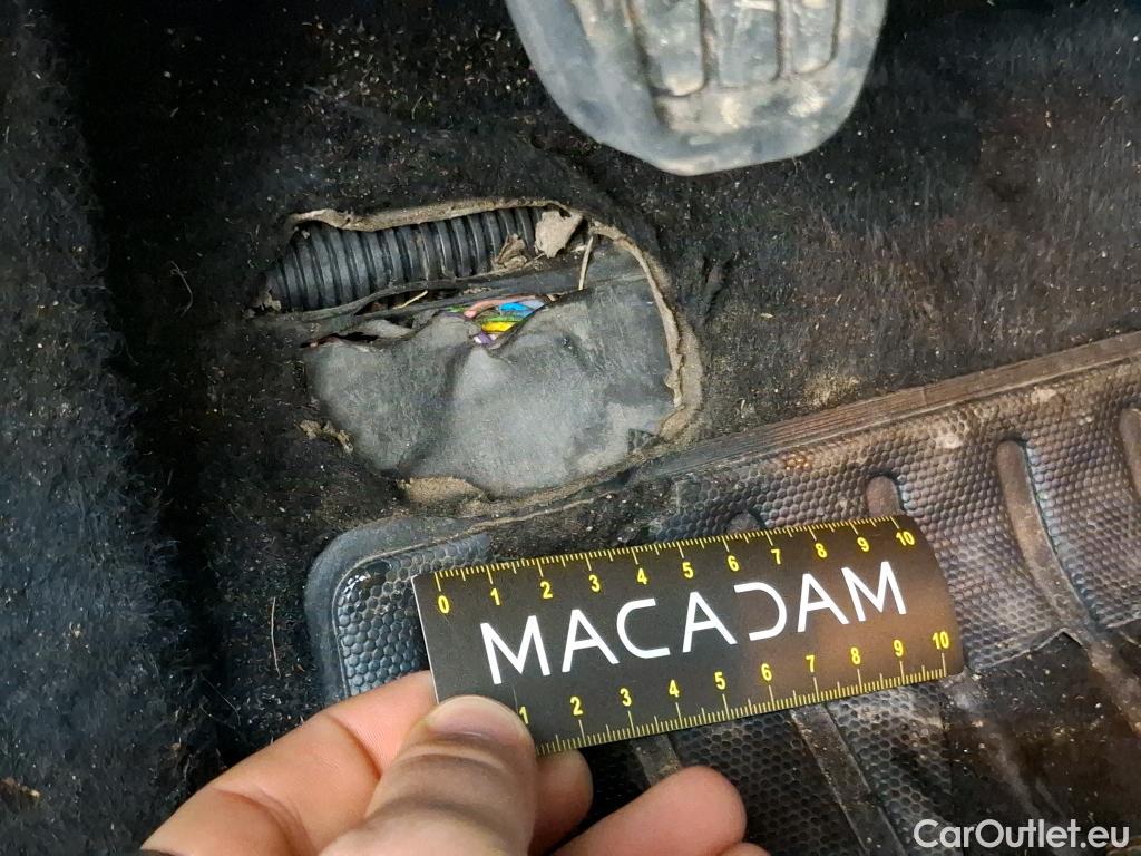  Peugeot  208  Allure Business 1.2 PureTech 100CV BVM6 E6d #5