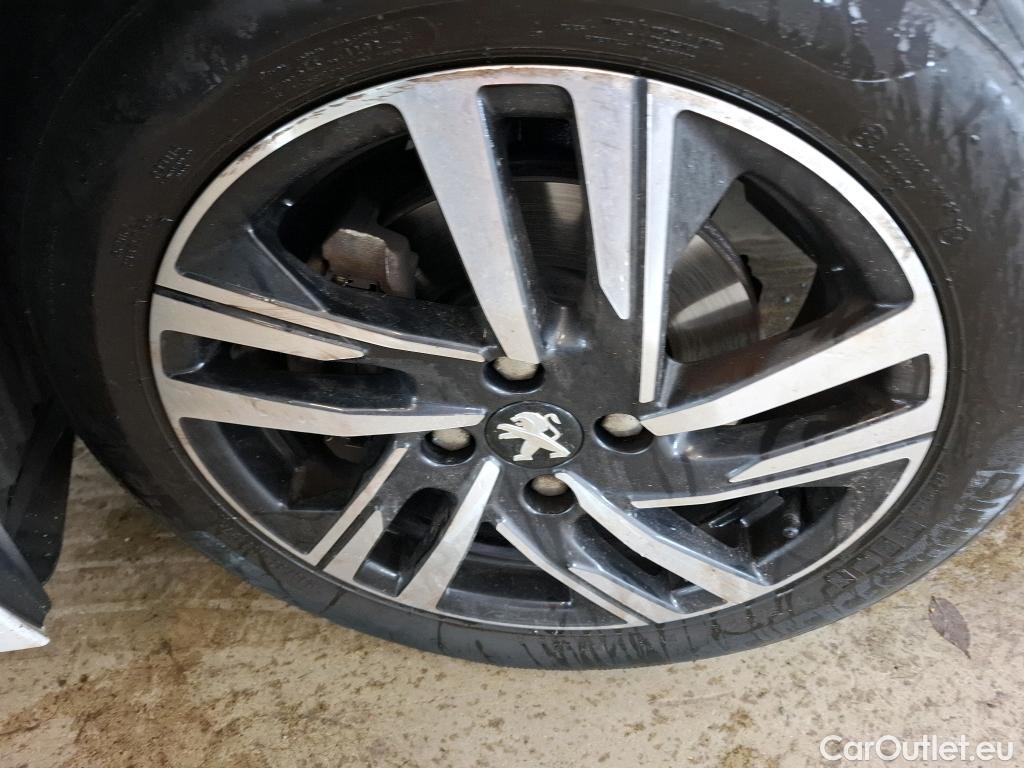  Peugeot  208  Allure Business 1.2 PureTech 100CV BVM6 E6d #35