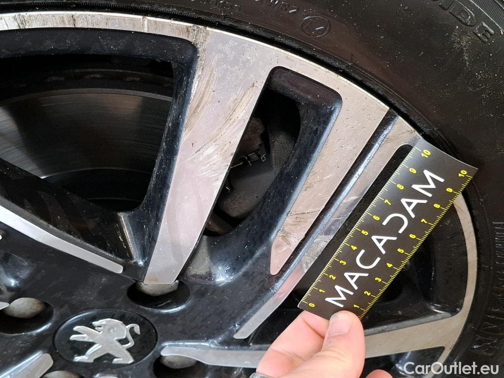  Peugeot  208  Allure Business 1.2 PureTech 100CV BVM6 E6d #42