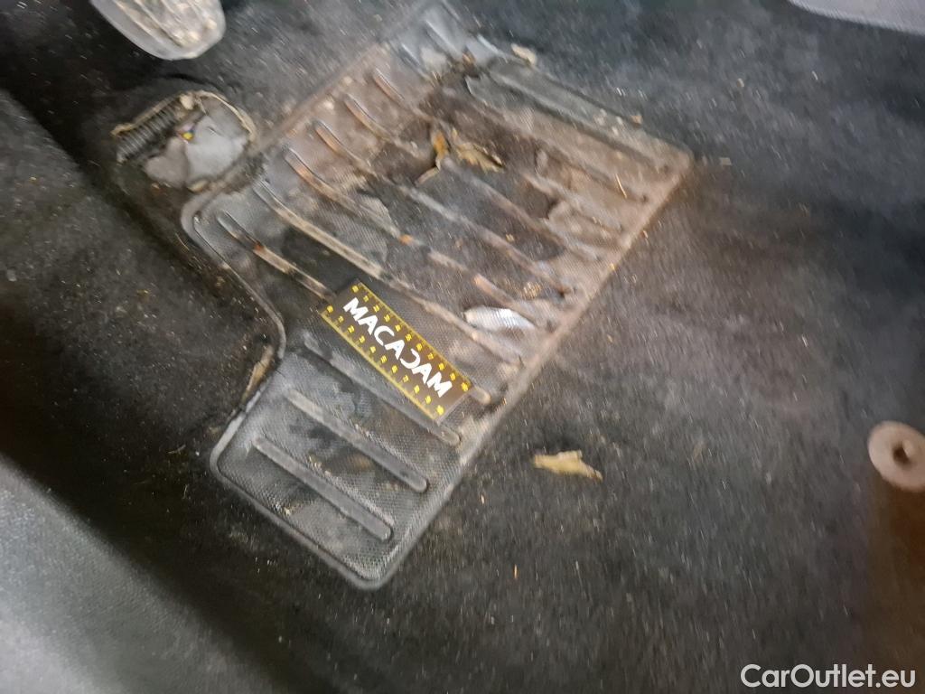  Peugeot  208  Allure Business 1.2 PureTech 100CV BVM6 E6d #3