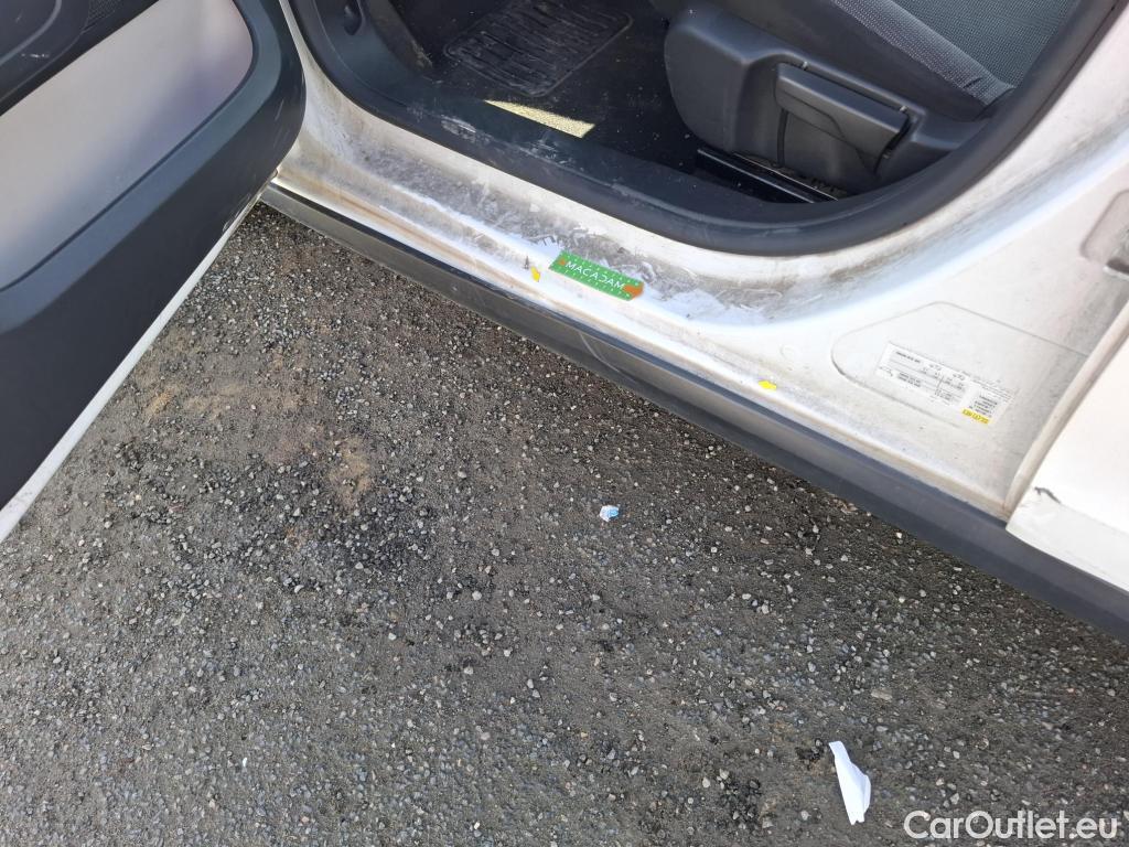  Citroen  C3  Feel Business 1.2 PureTech 80CV BVM5 E6d #38