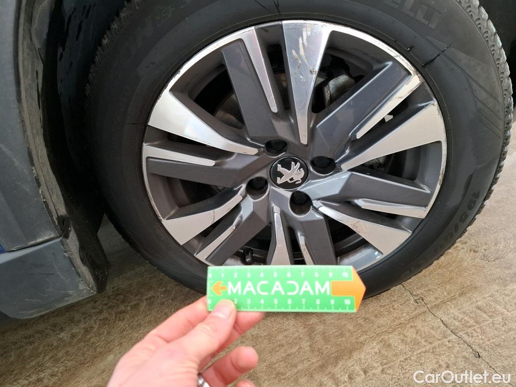  Peugeot  2008  Allure Business 1.2 PureTech 130CV BVA6 E6dT #1