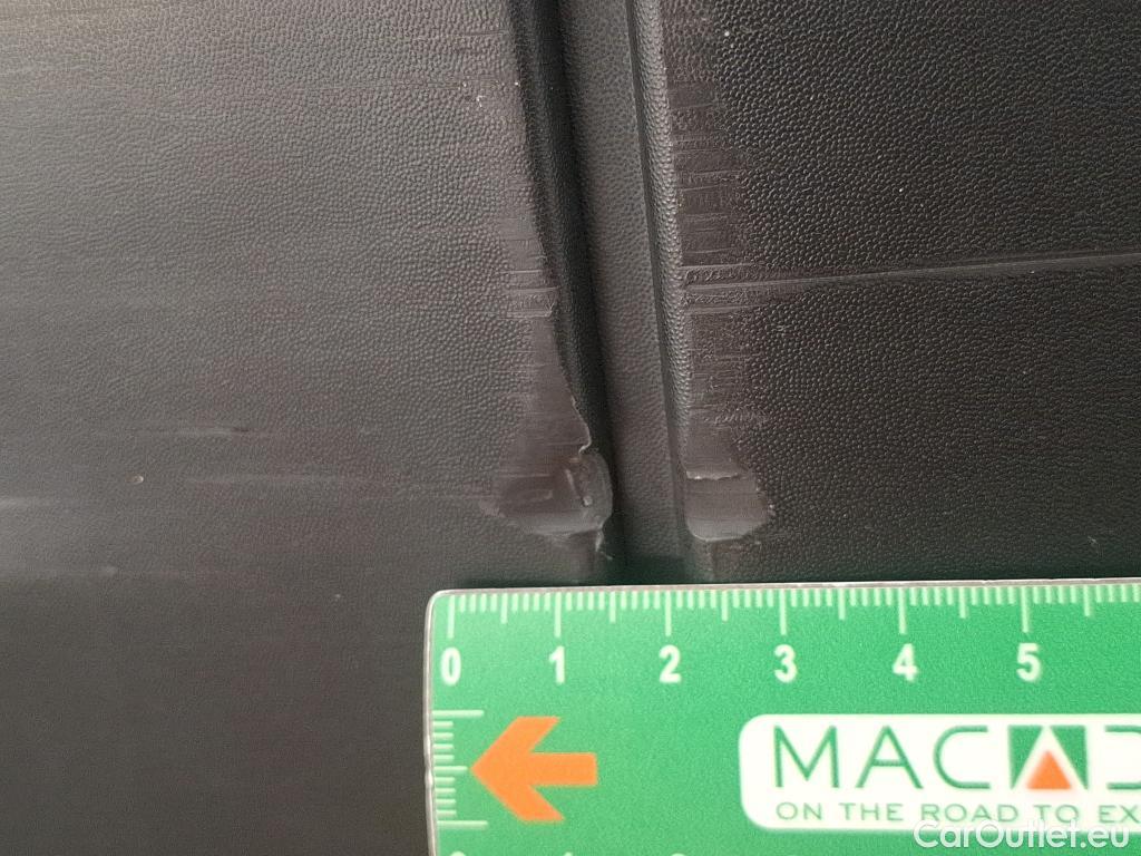  Peugeot  Boxer  Fourgon 330 L1H1 Asphalt BlueHDi 120 Stop&Start 2.2 120CV BVM6 #29