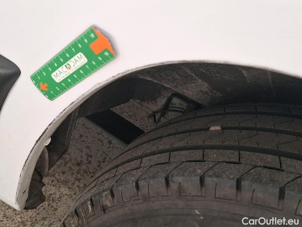  Peugeot  Boxer  Fourgon 330 L1H1 Asphalt BlueHDi 120 Stop&Start 2.2 120CV BVM6 #4