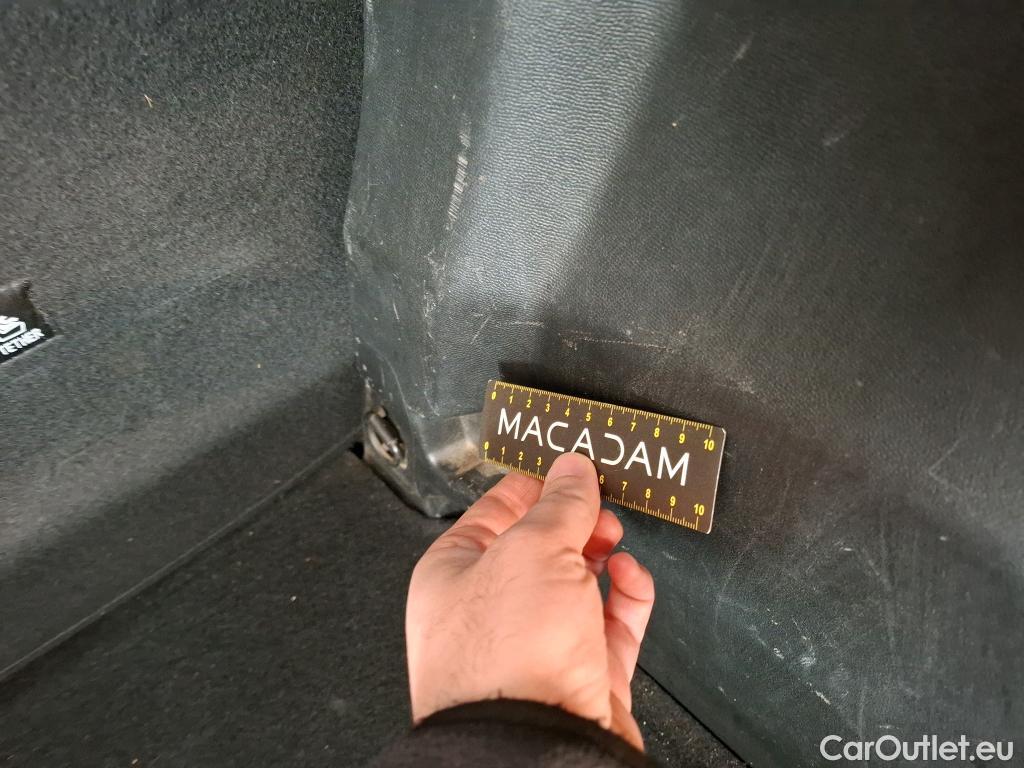  Peugeot  2008  Allure Pack 1.5 HDi 130CV BVA8 E6d #20