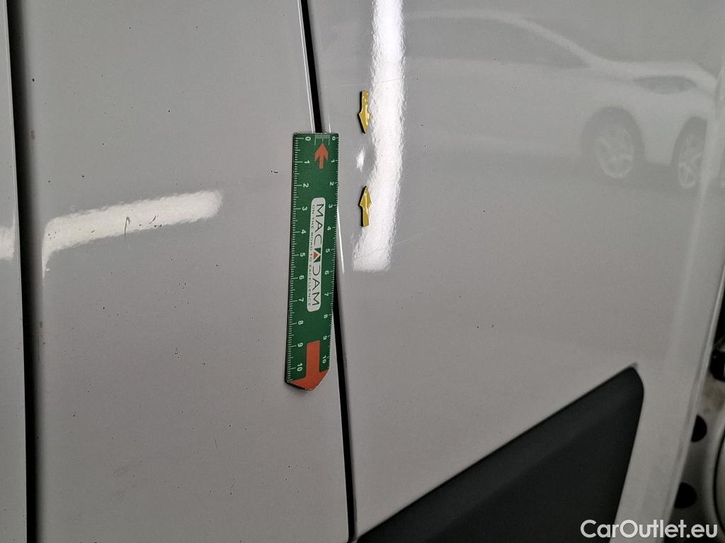  Peugeot  Boxer  Fourgon 330 L1H1 Asphalt BlueHDi 120 Stop&Start 2.2 120CV BVM6 #41