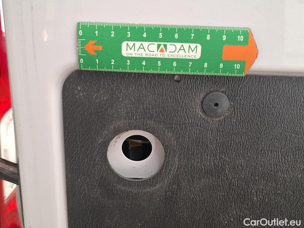  Peugeot  Boxer  Fourgon 330 L1H1 Asphalt BlueHDi 120 Stop&Start 2.2 120CV BVM6 #33