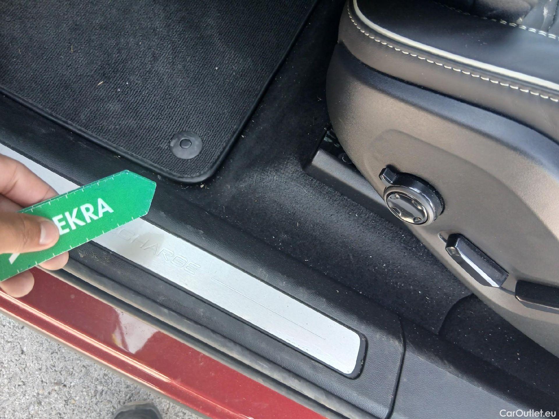  Volvo  XC60 VOLVO  / 2017 / 5P / todoterreno 2.0 T6 AWD Recharge R-Design Auto #1