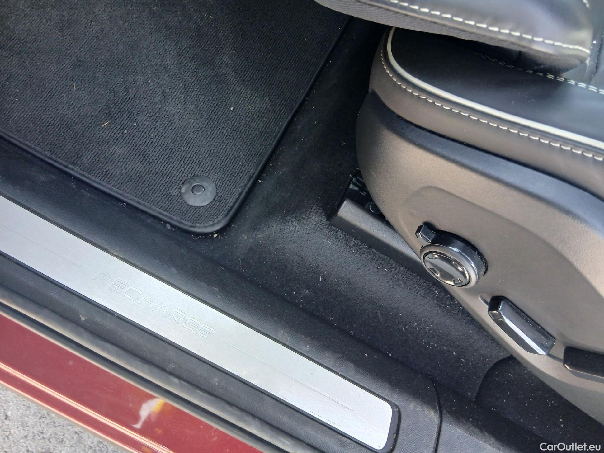  Volvo  XC60 VOLVO  / 2017 / 5P / todoterreno 2.0 T6 AWD Recharge R-Design Auto #2