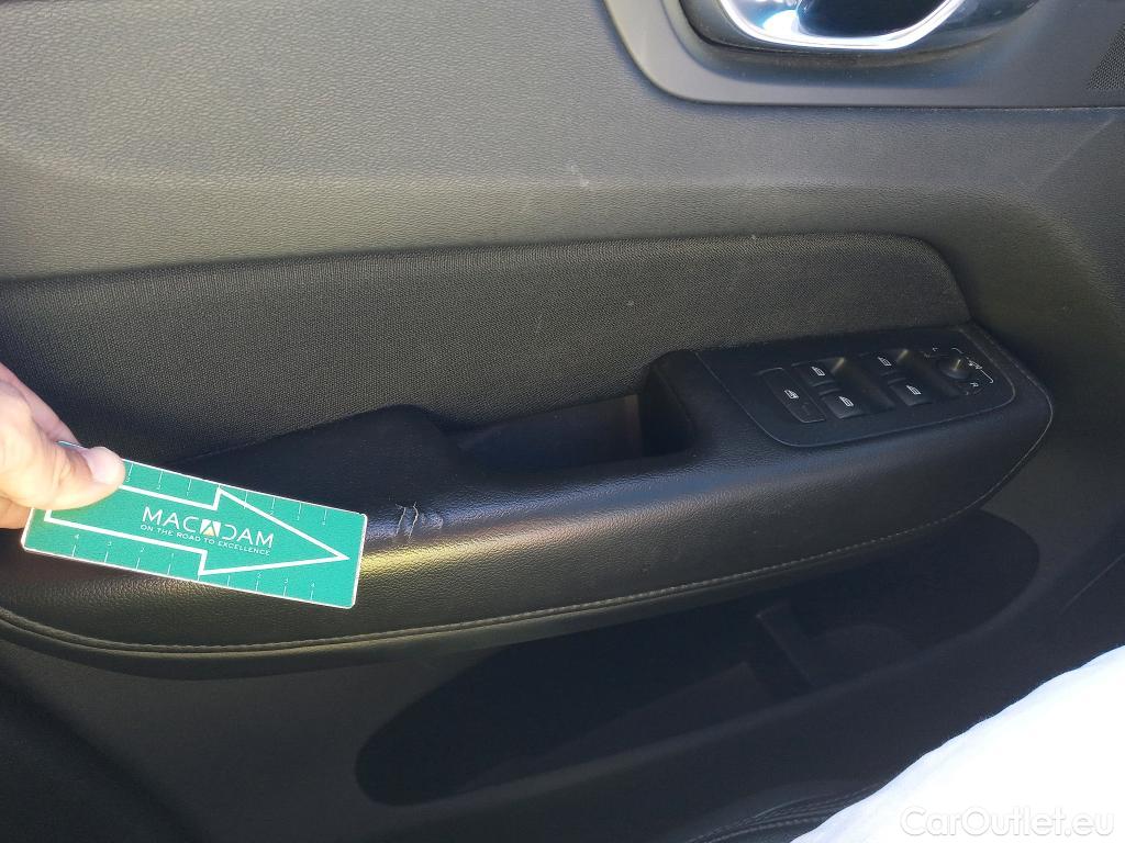  Volvo  XC60 VOLVO  / 2017 / 5P / todoterreno 2.0 B4 D4 AWD Business Plus Auto #14