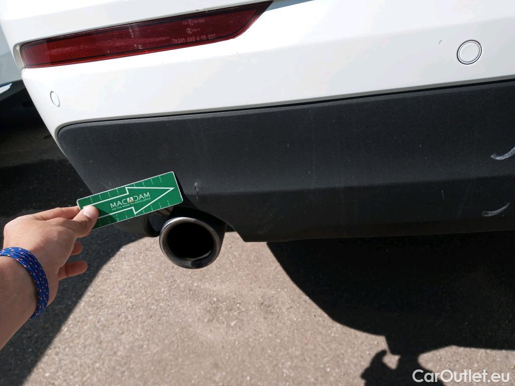  Volvo  XC60 VOLVO  / 2017 / 5P / todoterreno 2.0 B4 D4 AWD Business Plus Auto #3