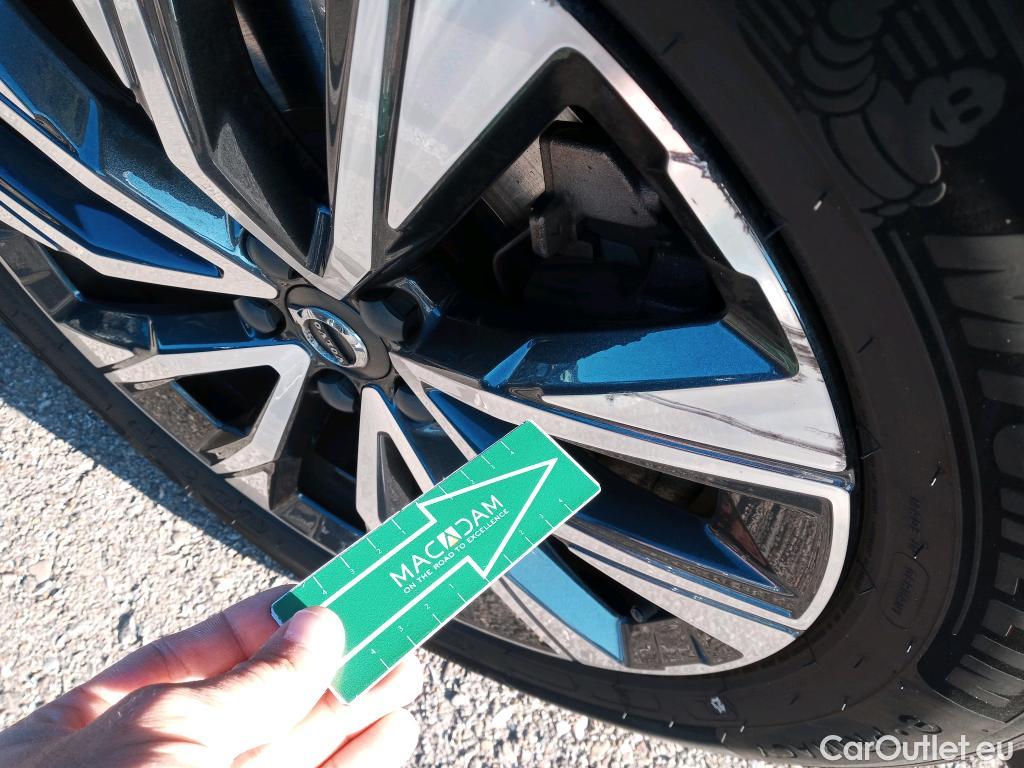  Volvo  XC60 VOLVO  / 2017 / 5P / todoterreno 2.0 B4 D Inscription Auto #5