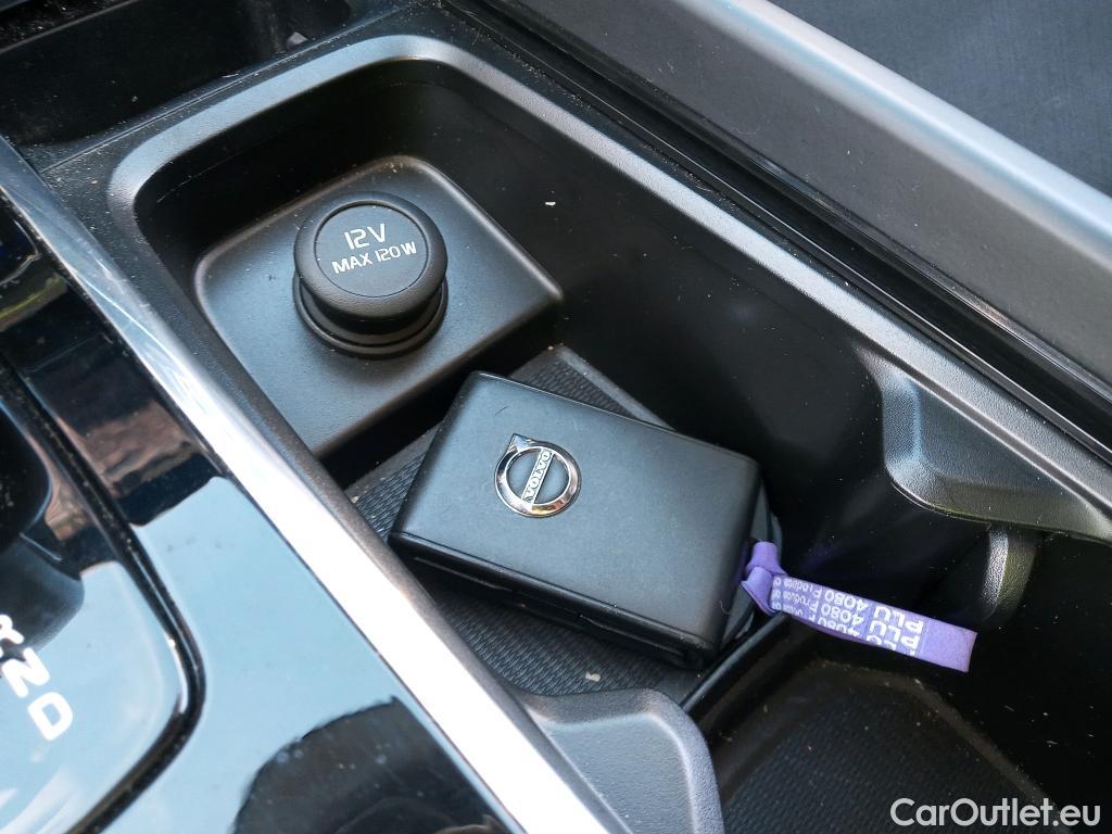  Volvo  XC60 VOLVO  / 2017 / 5P / todoterreno 2.0 B4 D4 AWD Business Plus Auto #2