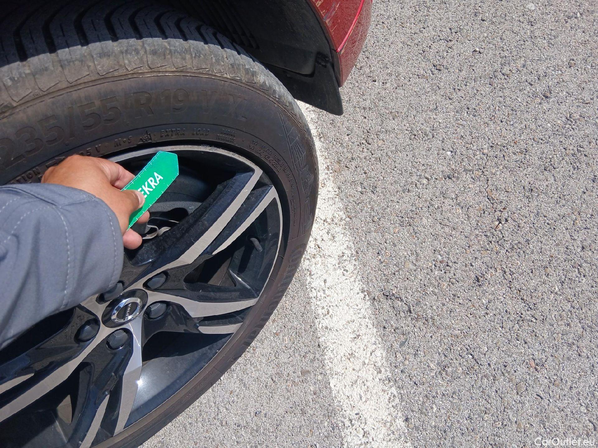  Volvo  XC60 VOLVO  / 2017 / 5P / todoterreno 2.0 T6 AWD Recharge R-Design Auto #27