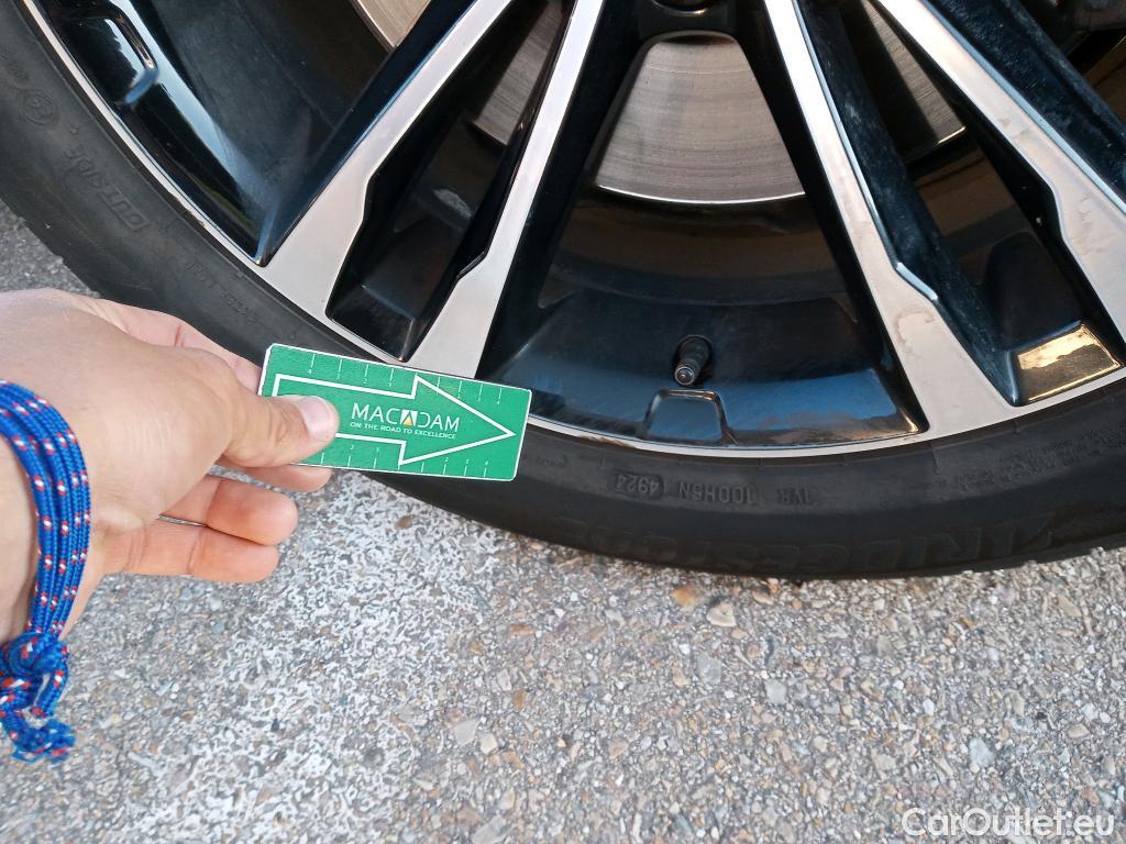  Volvo  XC60 VOLVO  / 2017 / 5P / todoterreno 2.0 B4 D4 AWD Business Plus Auto #3