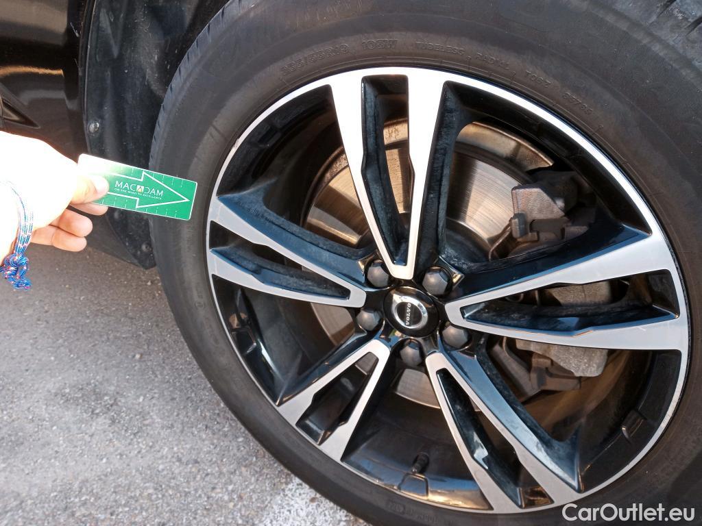  Volvo  XC60 VOLVO  / 2017 / 5P / todoterreno 2.0 B4 D4 AWD Business Plus Auto #4