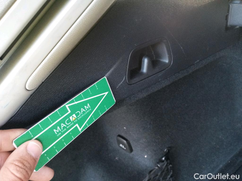  Volvo  XC60 VOLVO  / 2017 / 5P / todoterreno 2.0 B4 D4 AWD Business Plus Auto #14