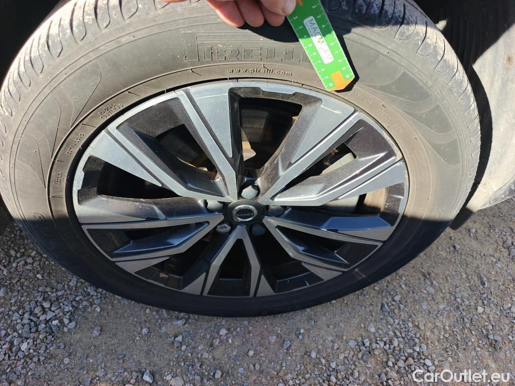  Volvo  XC60 VOLVO  / 2017 / 5P / todoterreno 2.0 T6 AWD Recharge Inscription Auto #4