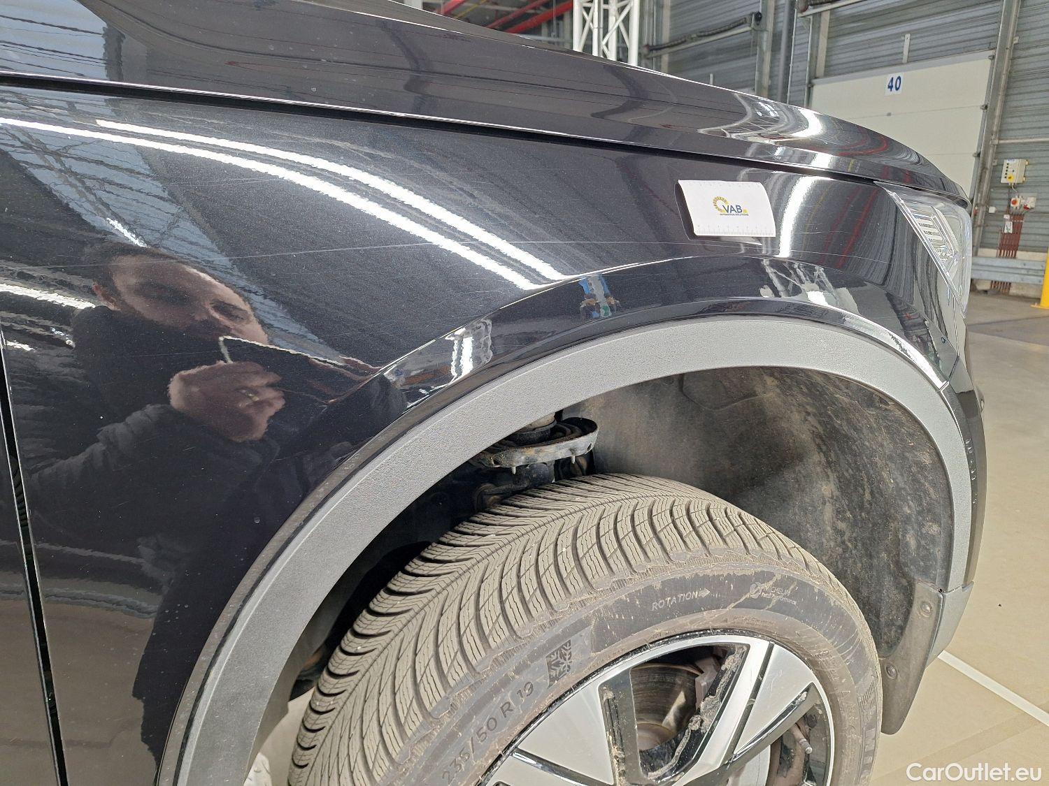  Volvo  XC 40 Volvo, XC40 '17 PHEV, Volvo XC40 T4 Recharge Geartronic R-Design 5d #8