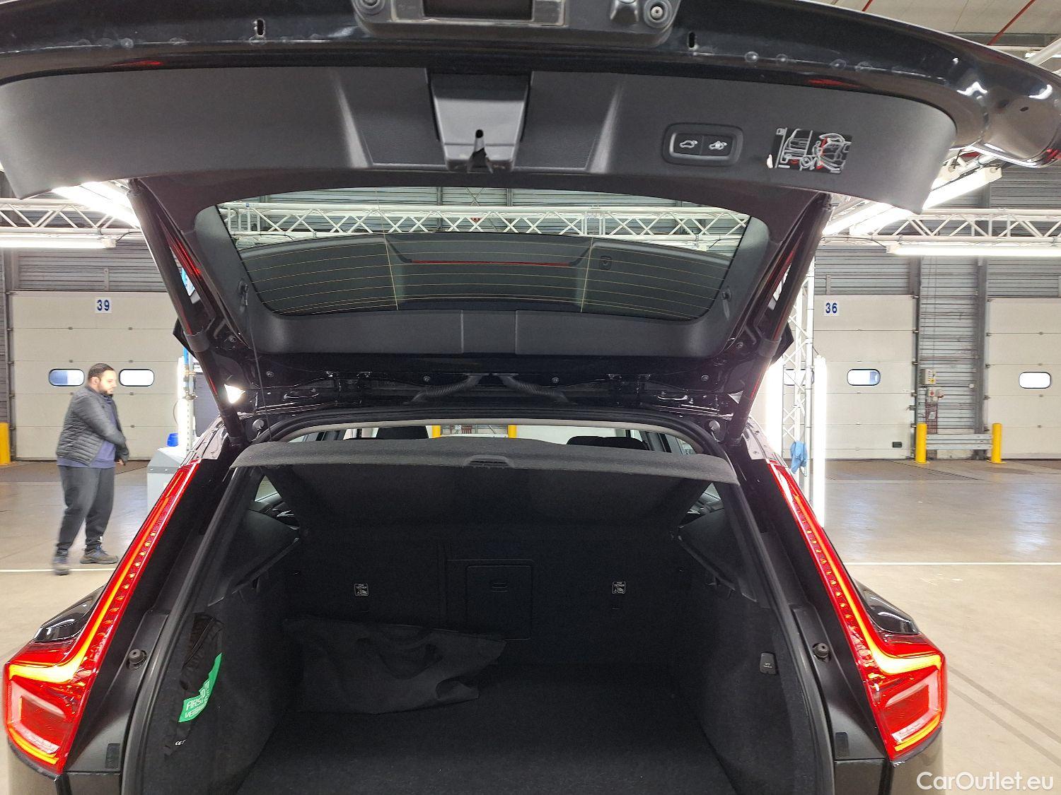  Volvo  XC 40 Volvo, XC40 '17, Volvo XC40 T5 Recharge Geartronic Inscription Expr #39