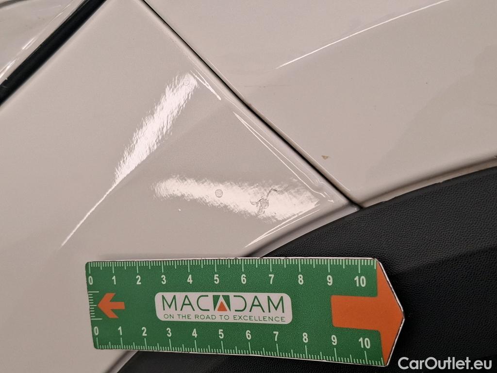  Mercedes  GLA MERCEDES-BENZ  / 2020 / 5P / SUV 1.3  200 PROGRESSIVE LINE DCT #12