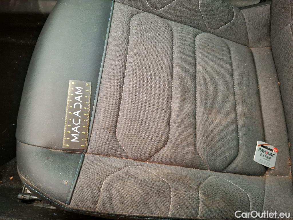  Citroen  C4 CITROEN  X / 2022 / 4P / Berline PureTech 130 S&S EAT8 Feel Pack #31