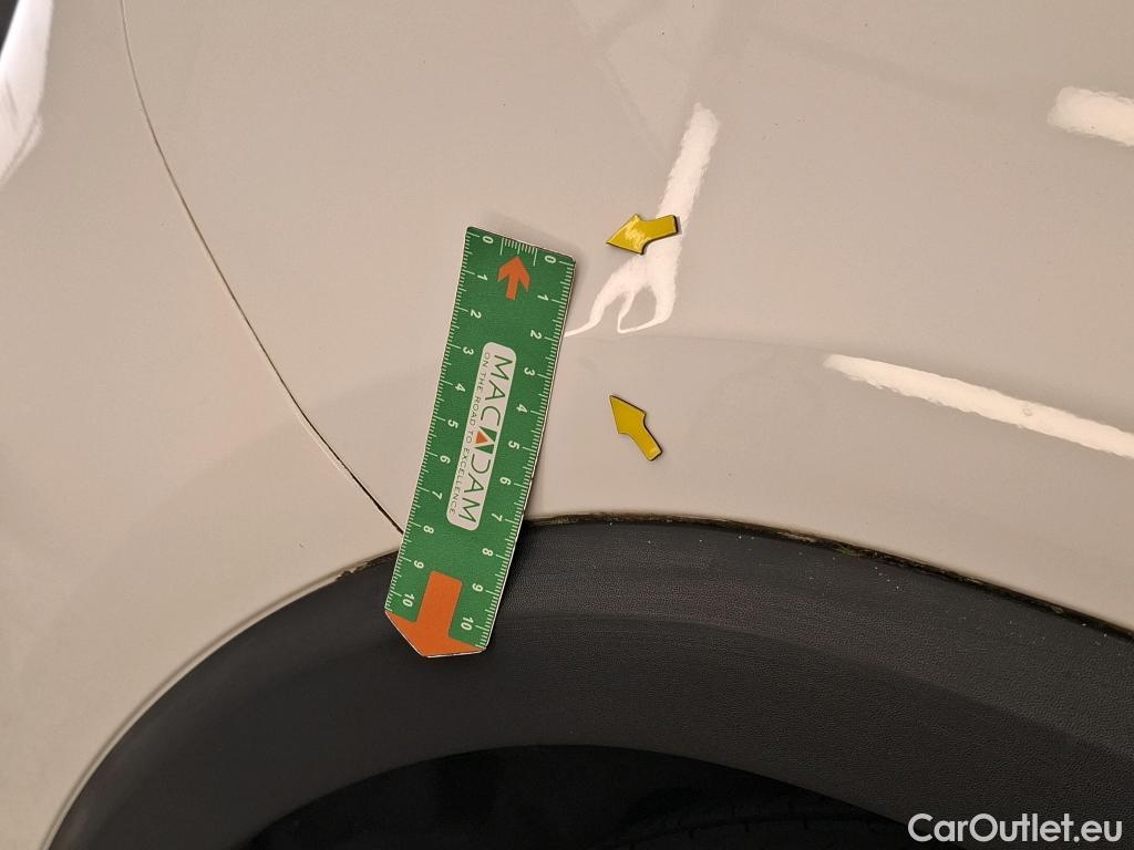  Mercedes  GLA MERCEDES-BENZ  / 2020 / 5P / SUV 1.3  200 PROGRESSIVE LINE DCT #14