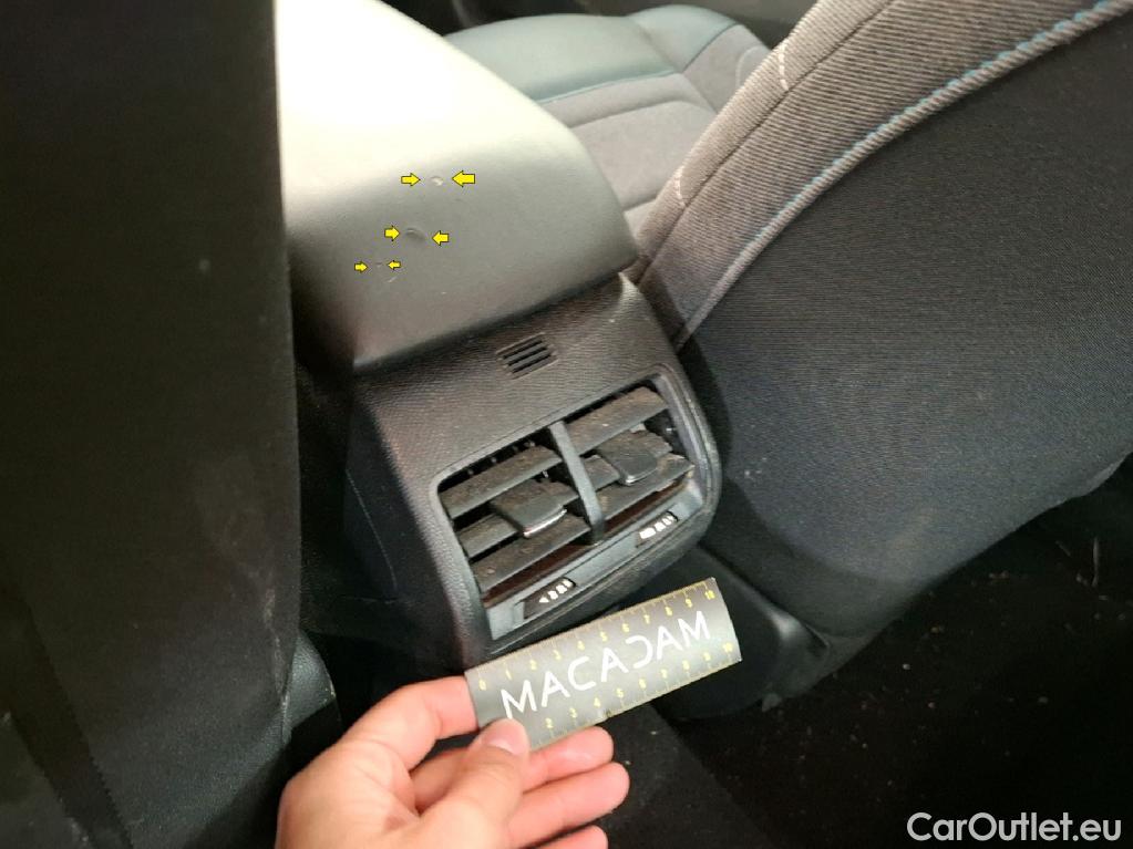  Citroen  C4 CITROEN  X / 2022 / 4P / Berline PureTech 130 S&S EAT8 Feel Pack #29