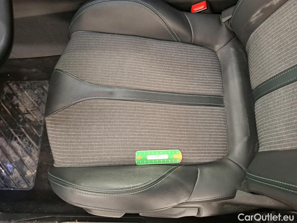  Peugeot  5008  Allure Pack 1.5 HDi 130CV BVA8 7 Sieges E6d #24