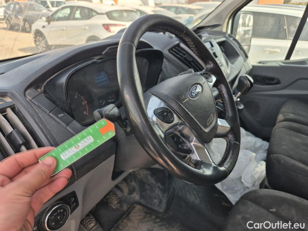  Ford  Transit FORD  / 2013 / 4P / furgón 350 96kW L3H2 Van Trend Delantera #74