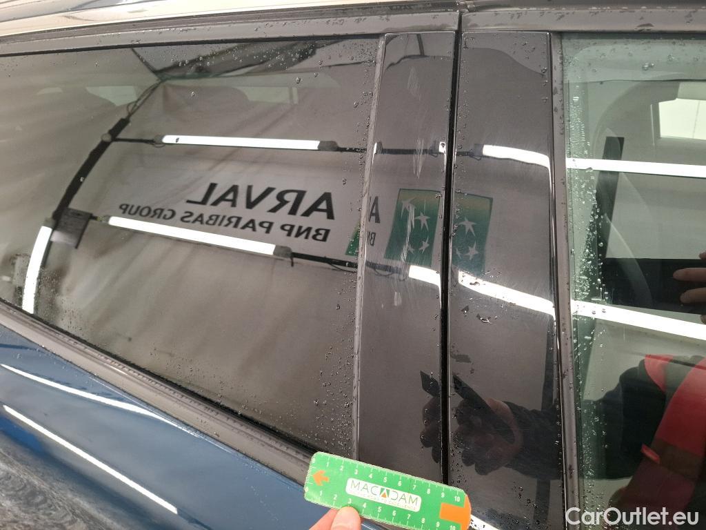  Peugeot  5008  Allure Pack 1.5 HDi 130CV BVA8 7 Sieges E6d #40