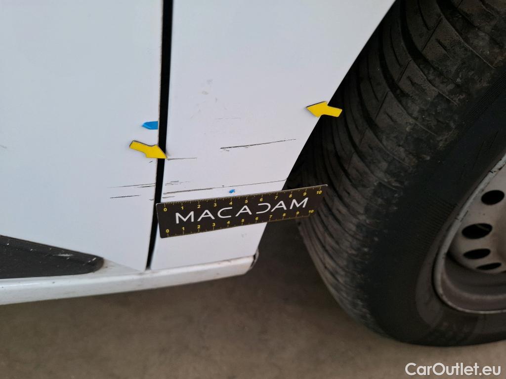  Renault  Kangoo RENAULT  / 2021 / 4P / Fourgonnette Extra - Blue dCi95 Sésame Ouvre Toi #40