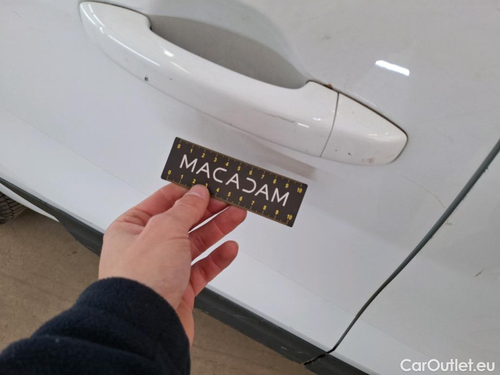  Renault  Kangoo RENAULT  / 2021 / 4P / Fourgonnette Extra - Blue dCi95 Sésame Ouvre Toi #127