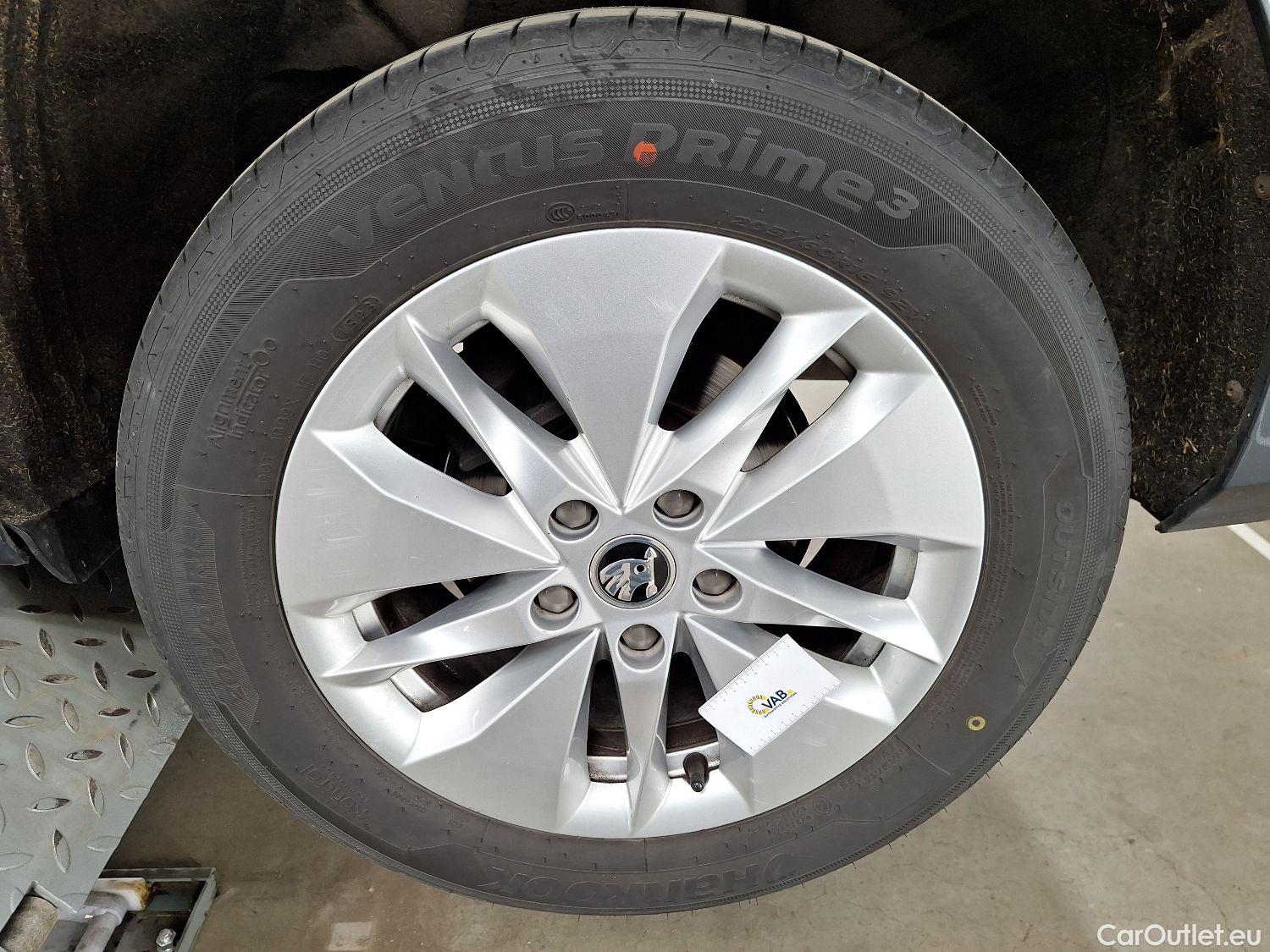  Skoda  Octavia Skoda,  Combi '20, Skoda  Combi 2.0 CRTDI 85kW Clever 5d #3