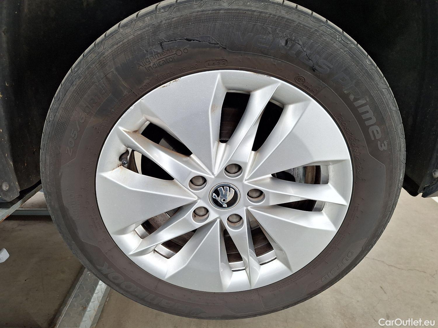  Skoda  Octavia Skoda,  Combi '20, Skoda  Combi 2.0 CRTDI 85kW Clever 5d #47