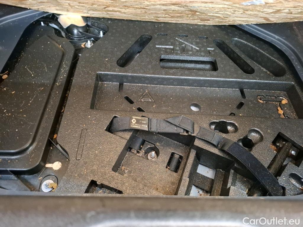  Renault  Clio  V Business Réversible 1.6 E-TECH Hybrid 140CV BVA6 E6d #11