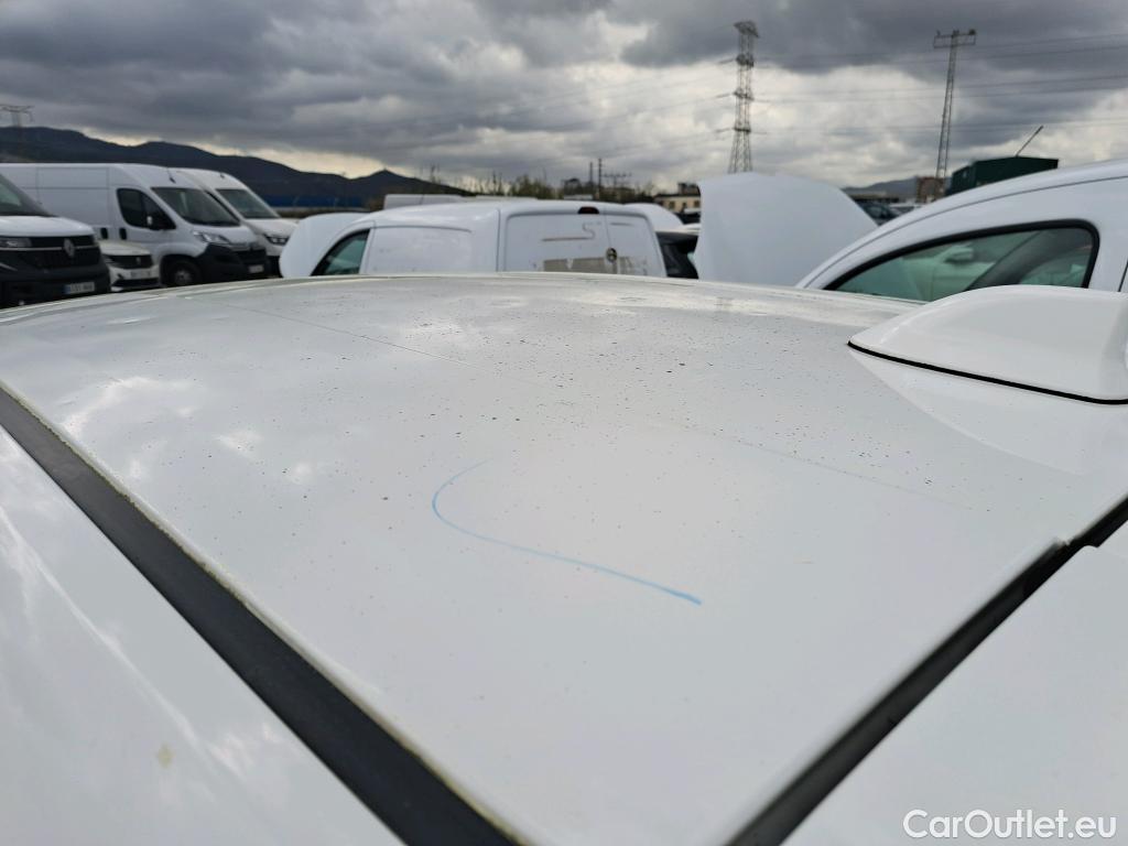  Toyota  C-HR TOYOTA  / 2019 / 5P / todoterreno 1.8 125H Active #8