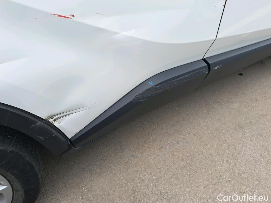  Toyota  C-HR TOYOTA  / 2019 / 5P / todoterreno 1.8 125H Active #15