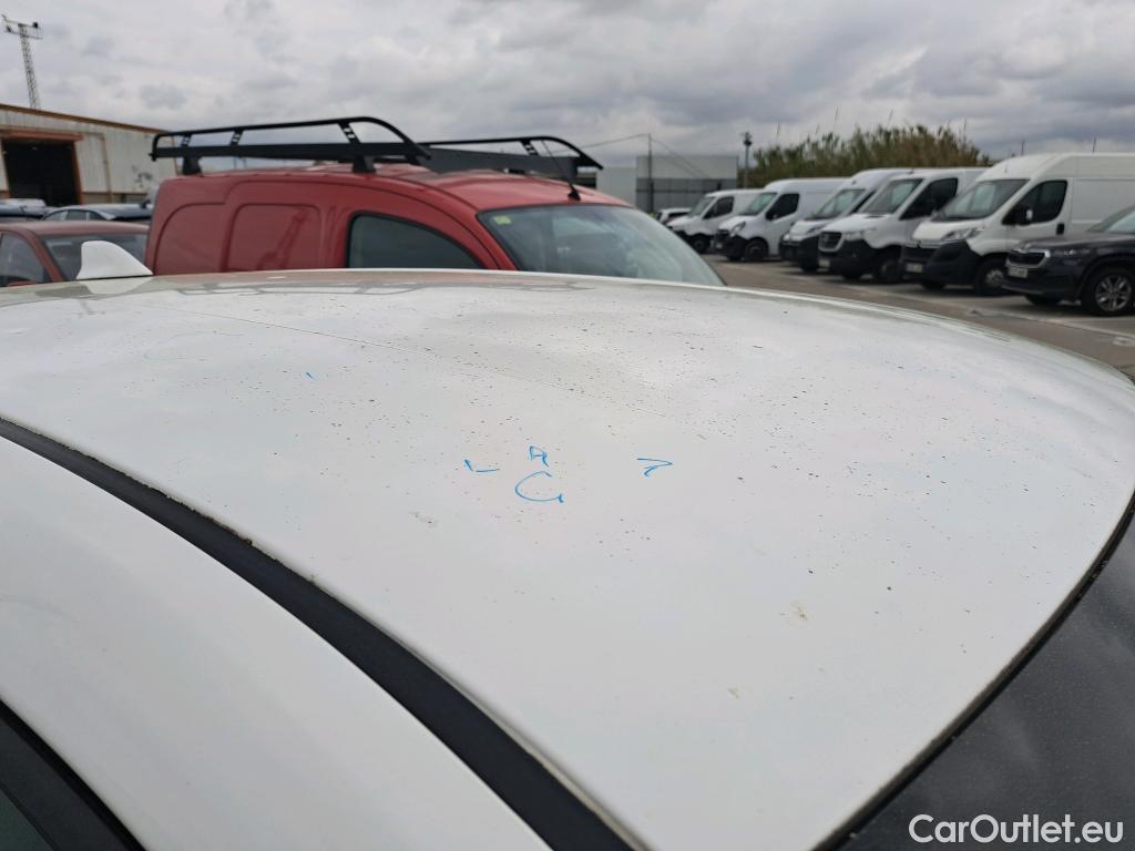  Toyota  C-HR TOYOTA  / 2019 / 5P / todoterreno 1.8 125H Active #5